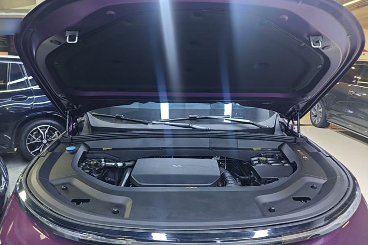 Used Li Auto L8 2023 Air model Engine Bay