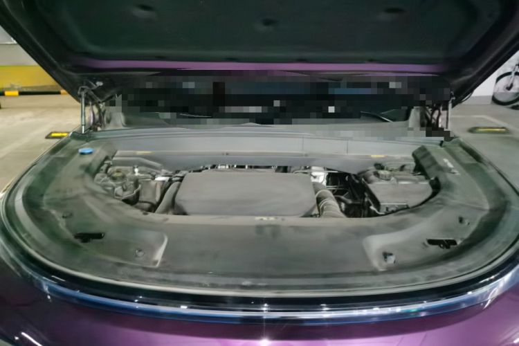Used Li Auto L8 2023 Pro Model Engine Bay
