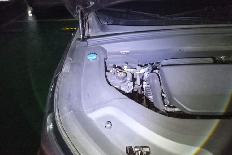 Used Li Auto L8 2023 Pro Model Engine Bay Right