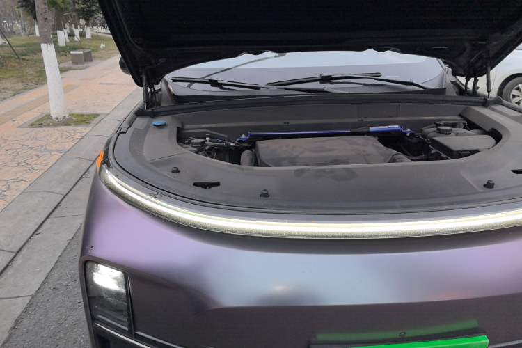 Used Li Auto L8 2023 Pro Model Engine Bay Right