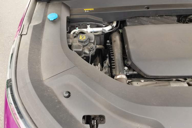 Used Li Auto L8 2023 Pro Model Engine Bay Right