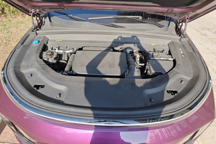 Used Li Auto L8 2023 Pro Model Engine Bay