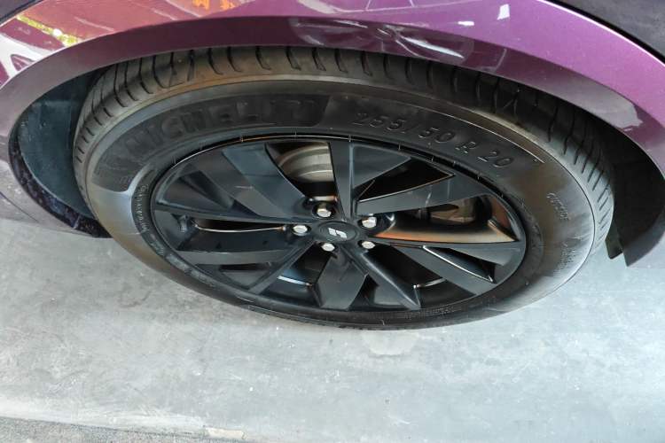 Used Li Auto L8 2023 Pro Model Exterior 2