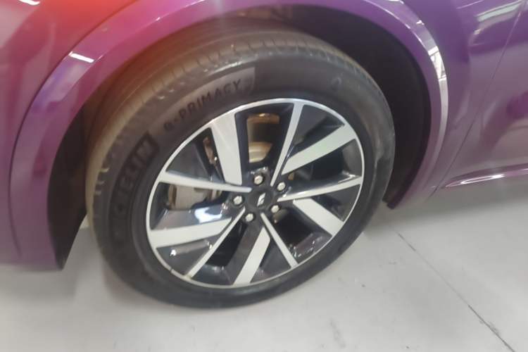 Used Li Auto L8 2023 Pro Model Exterior 4