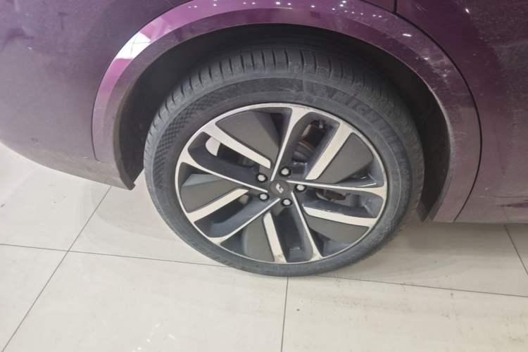 Used Li Auto L8 2023 Max model Exterior 5