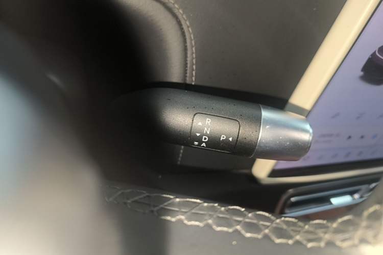 Used Li Auto L8 2023 Pro Model Gear Lever