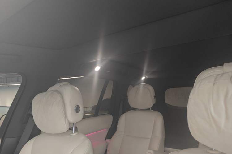 Used Li Auto L8 2023 Pro Model Headliner