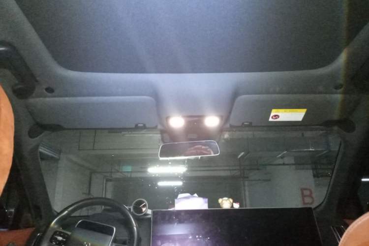 Used Li Auto L8 2023 Pro Model Headliner