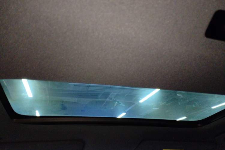 Used Li Auto L8 2023 Air model Headliner