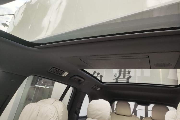 Used Li Auto L8 2023 Max model Headliner