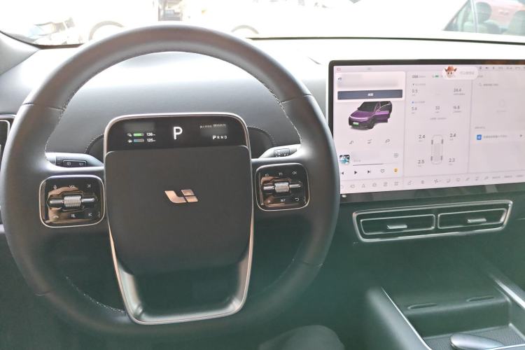 Used Li Auto L8 2023 Pro Model Interior 2