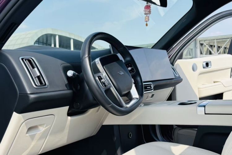 Used Li Auto L8 2023 Pro Model Interior 2