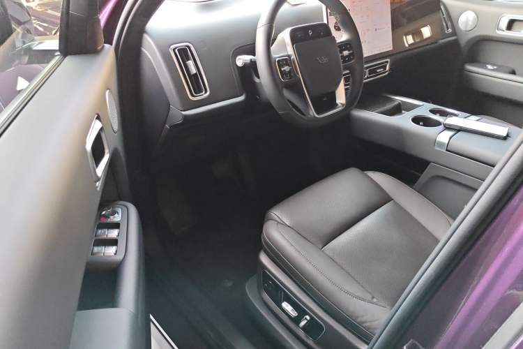 Used Li Auto L8 2023 Pro Model Interior 3