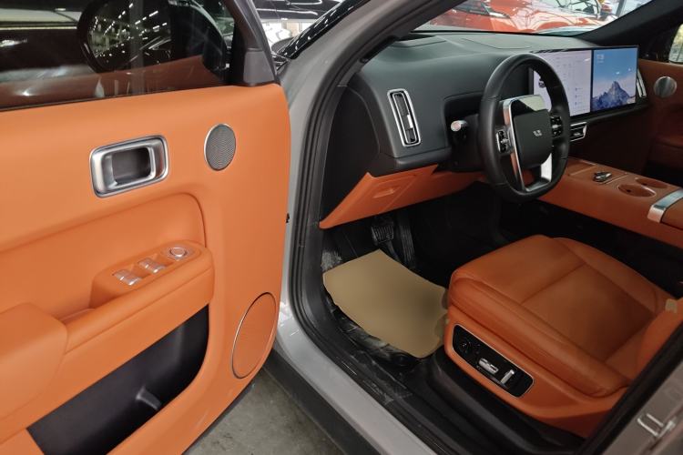 Used Li Auto L8 2023 Pro Model Interior 3