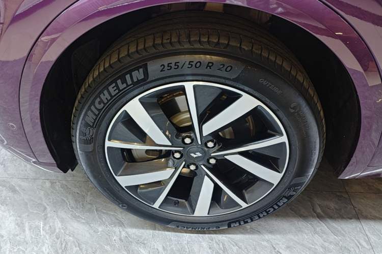 Used Li Auto L8 2023 Air model Left Front Wheel Hub