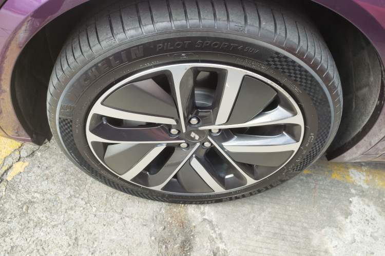 Used Li Auto L8 2023 Max model Left Front Wheel Hub