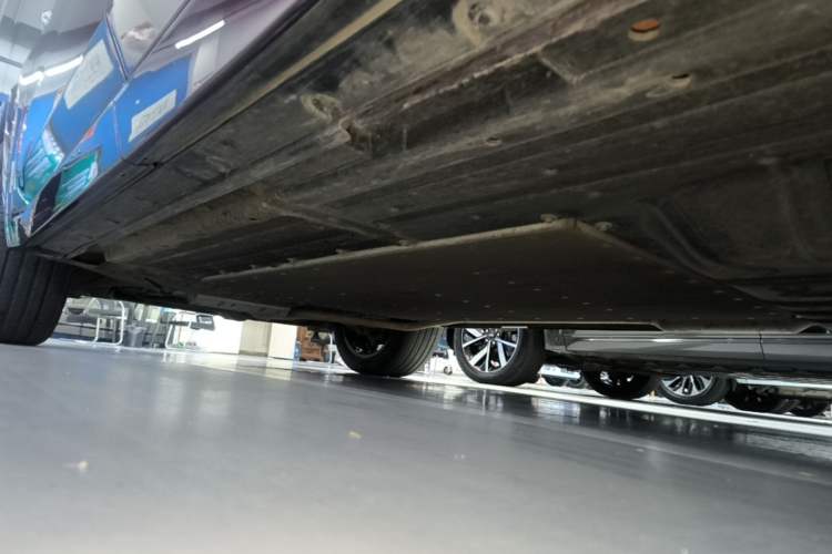 Used Li Auto L8 2023 Pro Model Left Side Sill