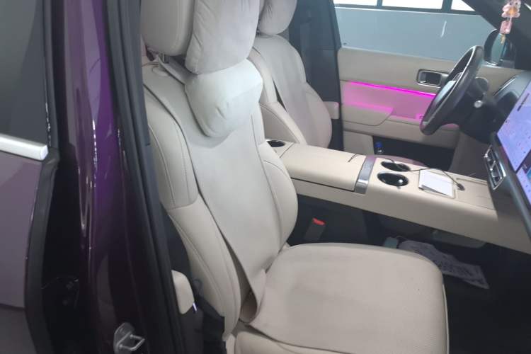 Used Li Auto L8 2023 Pro Model Right Front Seat
