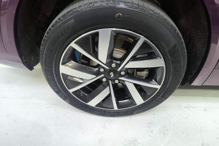 Used Li Auto L8 2023 Pro Model Right Rear Wheel Hub