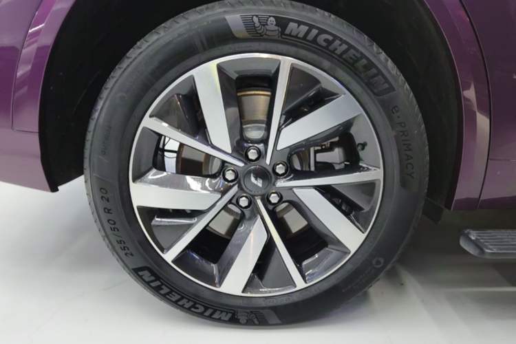 Used Li Auto L8 2023 Pro Model Right Rear Wheel Hub