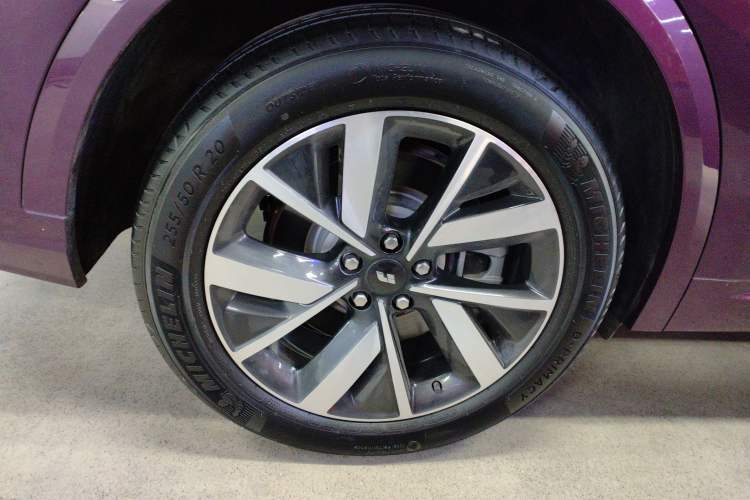 Used Li Auto L8 2023 Air model Right Rear Wheel Hub