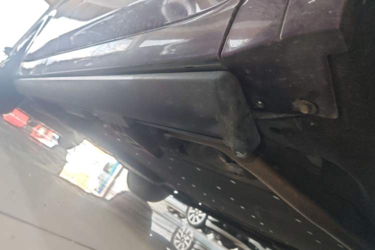 Used Li Auto L8 2023 Max model Right Side Sill