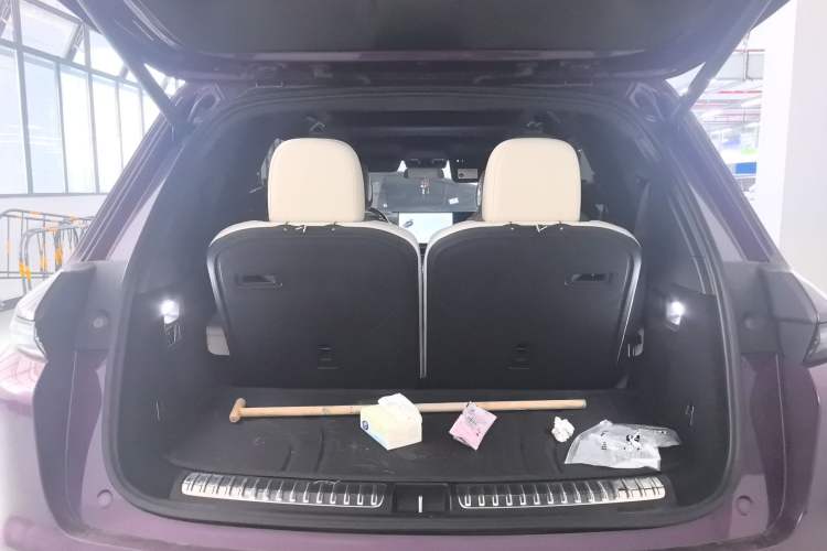 Used Li Auto L8 2023 Pro Model Trunk