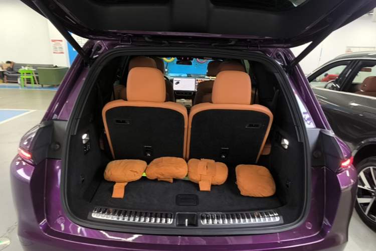 Used Li Auto L8 2023 Pro Model Trunk
