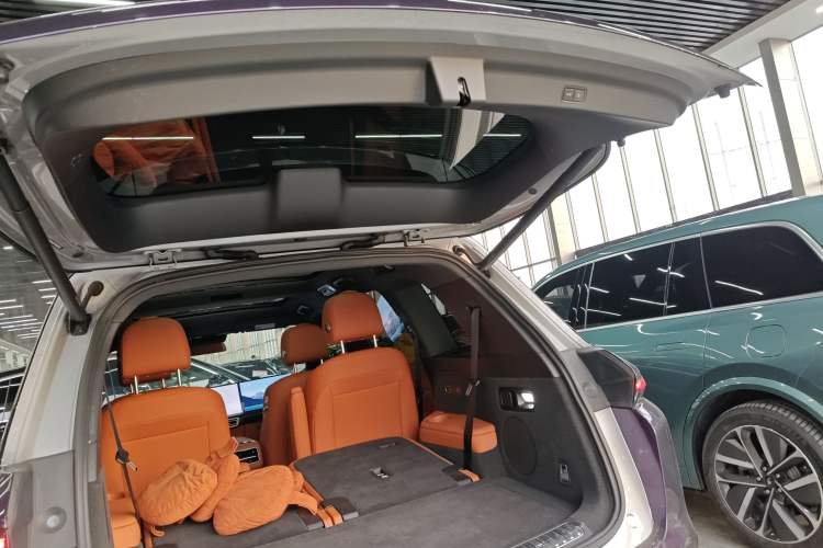 Used Li Auto L8 2023 Pro Model Trunk