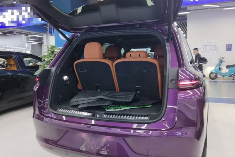 Used Li Auto L8 2023 Pro Model Trunk