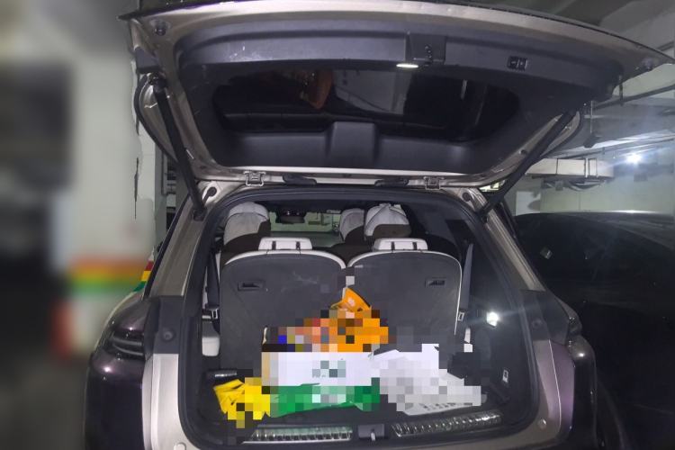Used Li Auto L8 2023 Max model Trunk