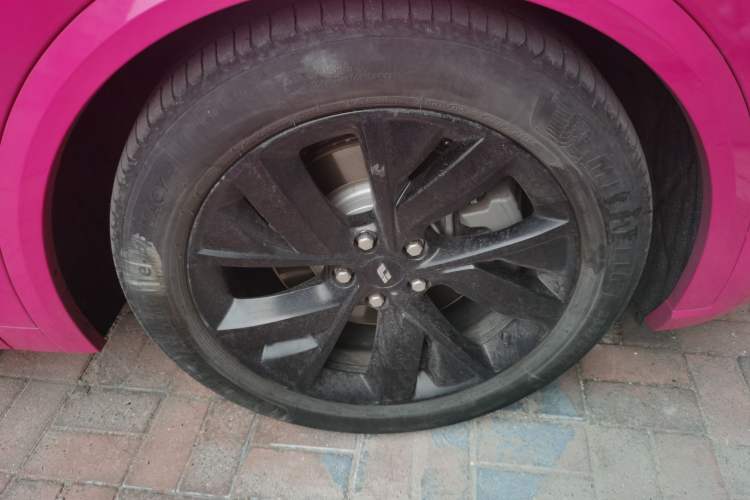 Used Li Auto L8 2023 Pro Model Right Front Wheel Hub