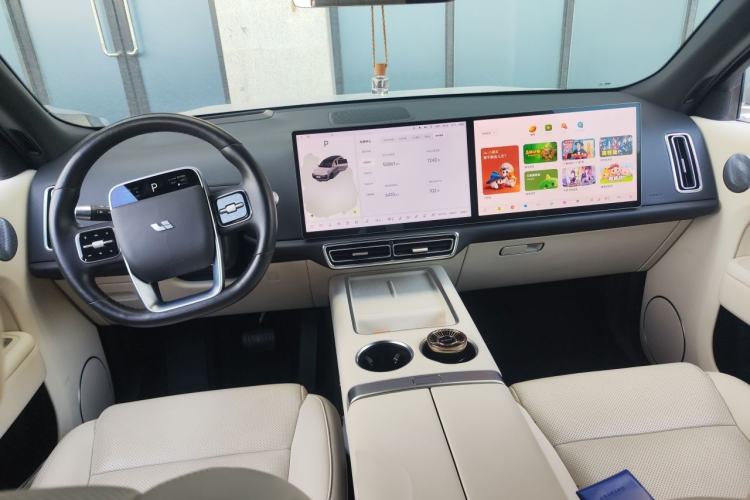 Used Li Auto L8 2023 Pro Model Center Console