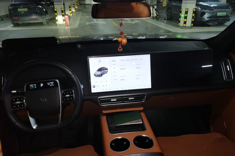 Used Li Auto L8 2023 Pro Model Center Console