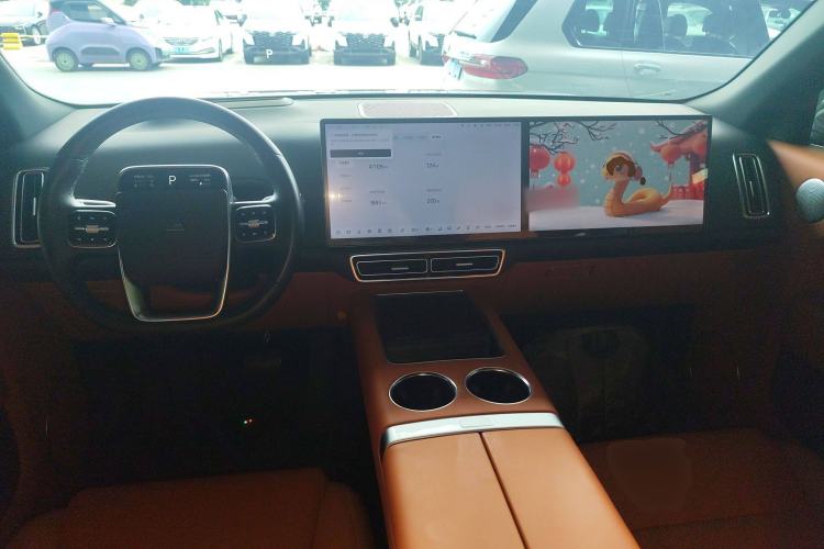 Used Li Auto L8 2023 Pro Model Center Console