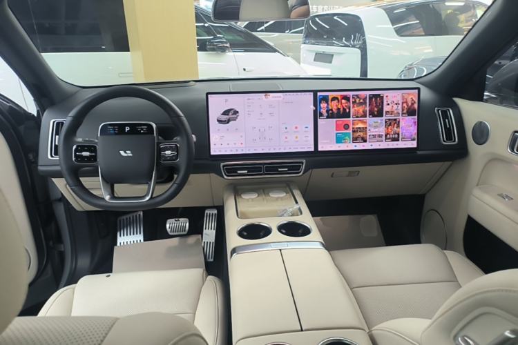 Used Li Auto L8 2023 Pro Model Center Console