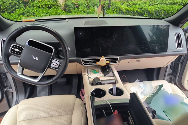Used Li Auto L8 2023 Pro Model Center Console