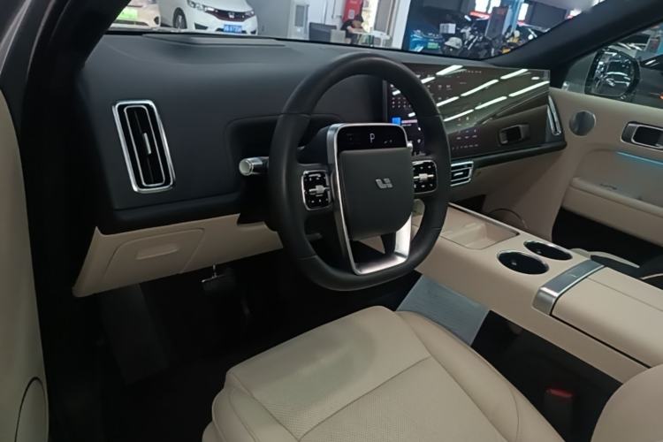 Used Li Auto L8 2023 Pro Model Center Console