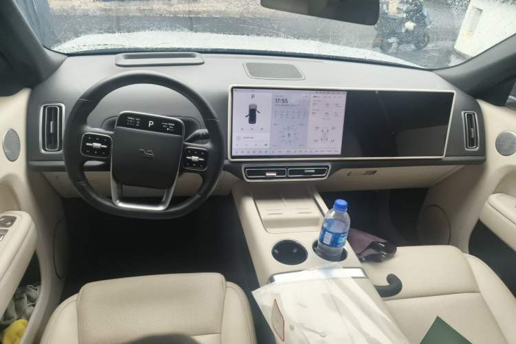 Used Li Auto L8 2023 Max model Center Console