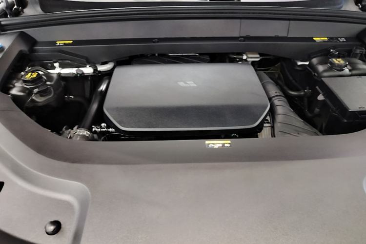 Used Li Auto L8 2023 Pro Model Engine Bay