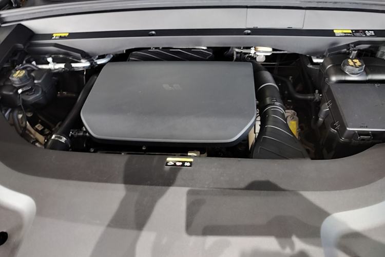 Used Li Auto L8 2023 Pro Model Engine Bay