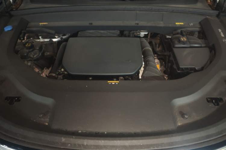 Used Li Auto L8 2023 Pro Model Engine Bay