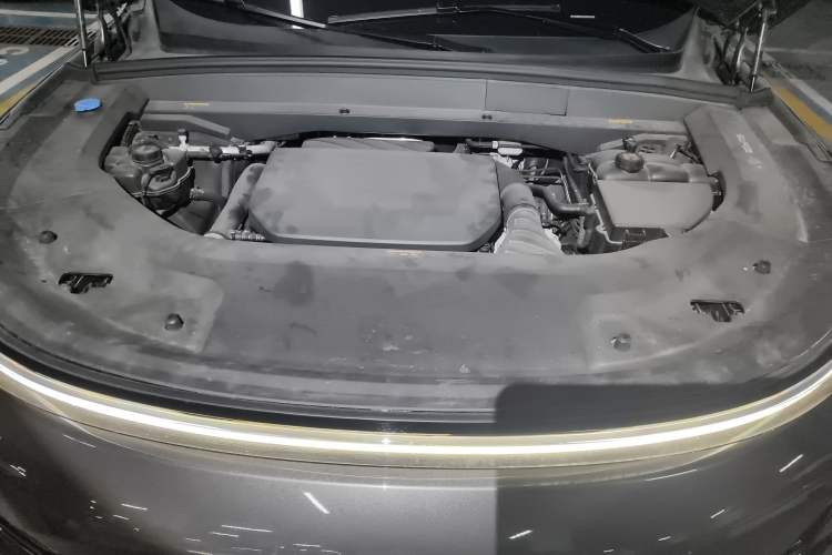 Used Li Auto L8 2023 Pro Model Engine Bay
