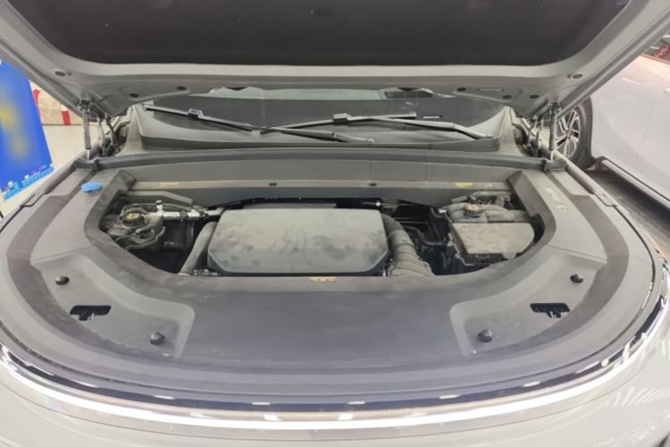 Used Li Auto L8 2023 Pro Model Engine Bay
