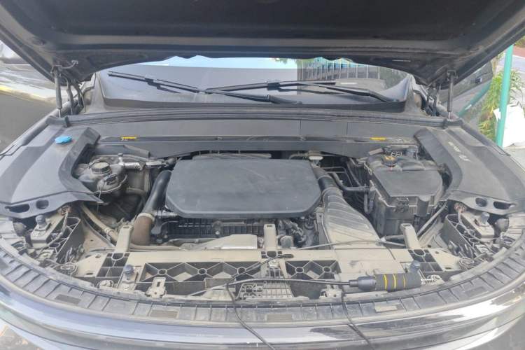 Used Li Auto L8 2023 Pro Model Engine Bay