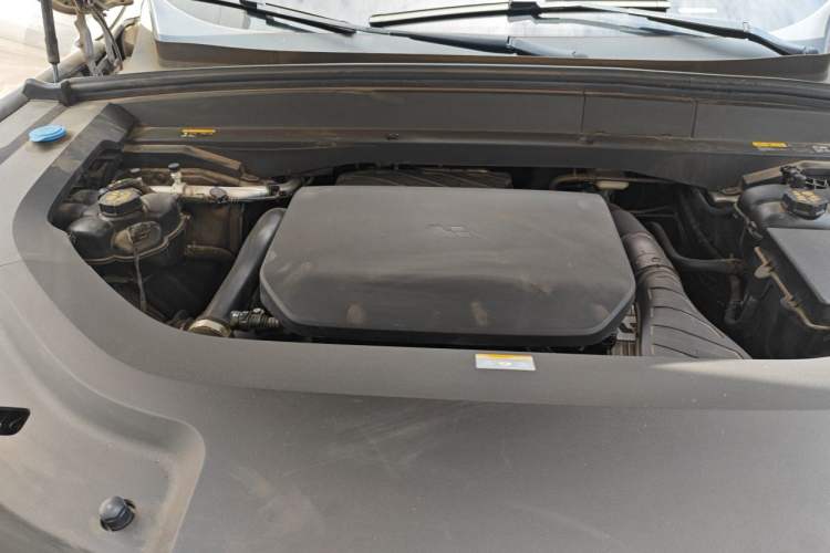 Used Li Auto L8 2023 Pro Model Engine Bay