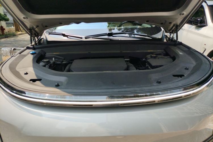 Used Li Auto L8 2023 Pro Model Engine Bay