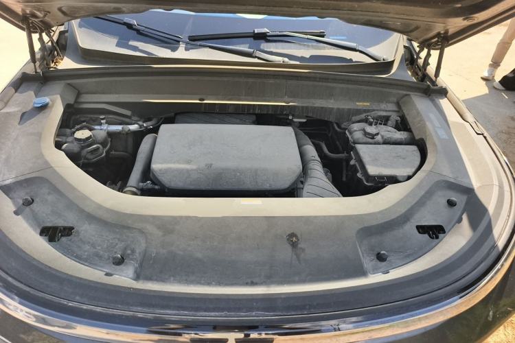 Used Li Auto L8 2023 Pro Model Engine Bay