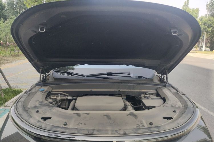 Used Li Auto L8 2023 Pro Model Engine Bay