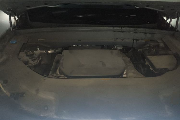 Used Li Auto L8 2023 Pro Model Engine Bay